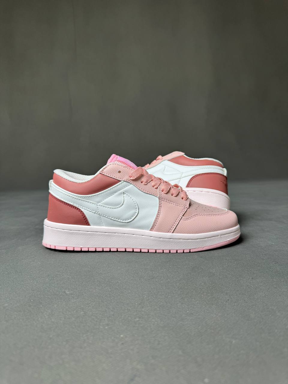 IMG_5469 کتونی نایک جردن لو صورتی - 301186 - Image 1