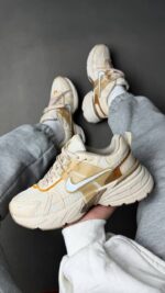 کتونی نایک V2K (وی تو کی) کرم - 301227