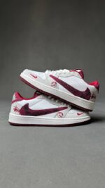 کتونی نایک ترویس استاسی زرشکی - 301230